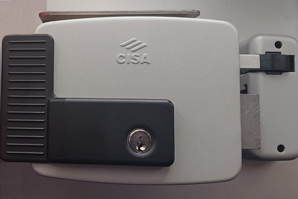 serrature da applicare elettriche per cancelli e porte in ferro